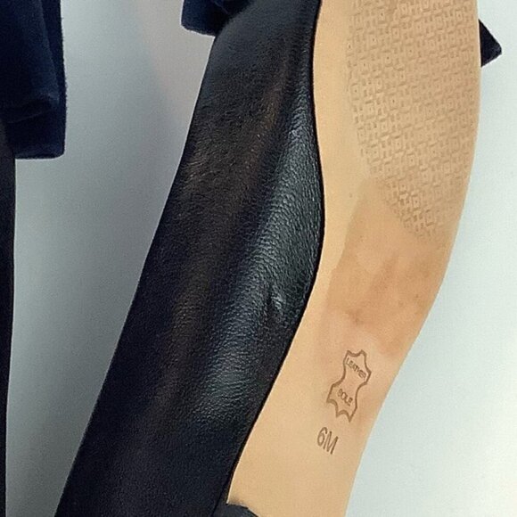 TORY BURCH NAVY LEATHER BOW LOGO POINTY BALLERINA FLATS - Picture 13 of 14